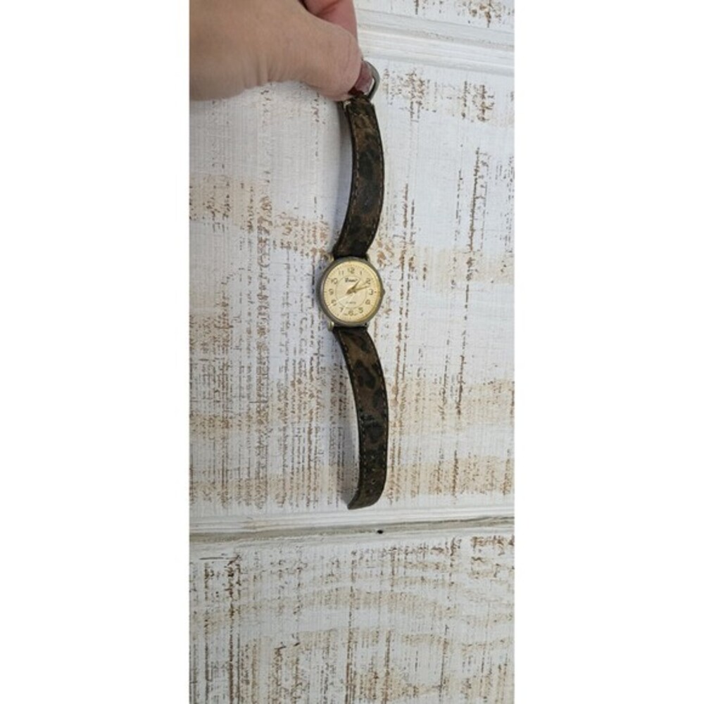 Vintage Vivani Ladies Quartz Watch Gold Tone Leather band - Picture 2 of 6